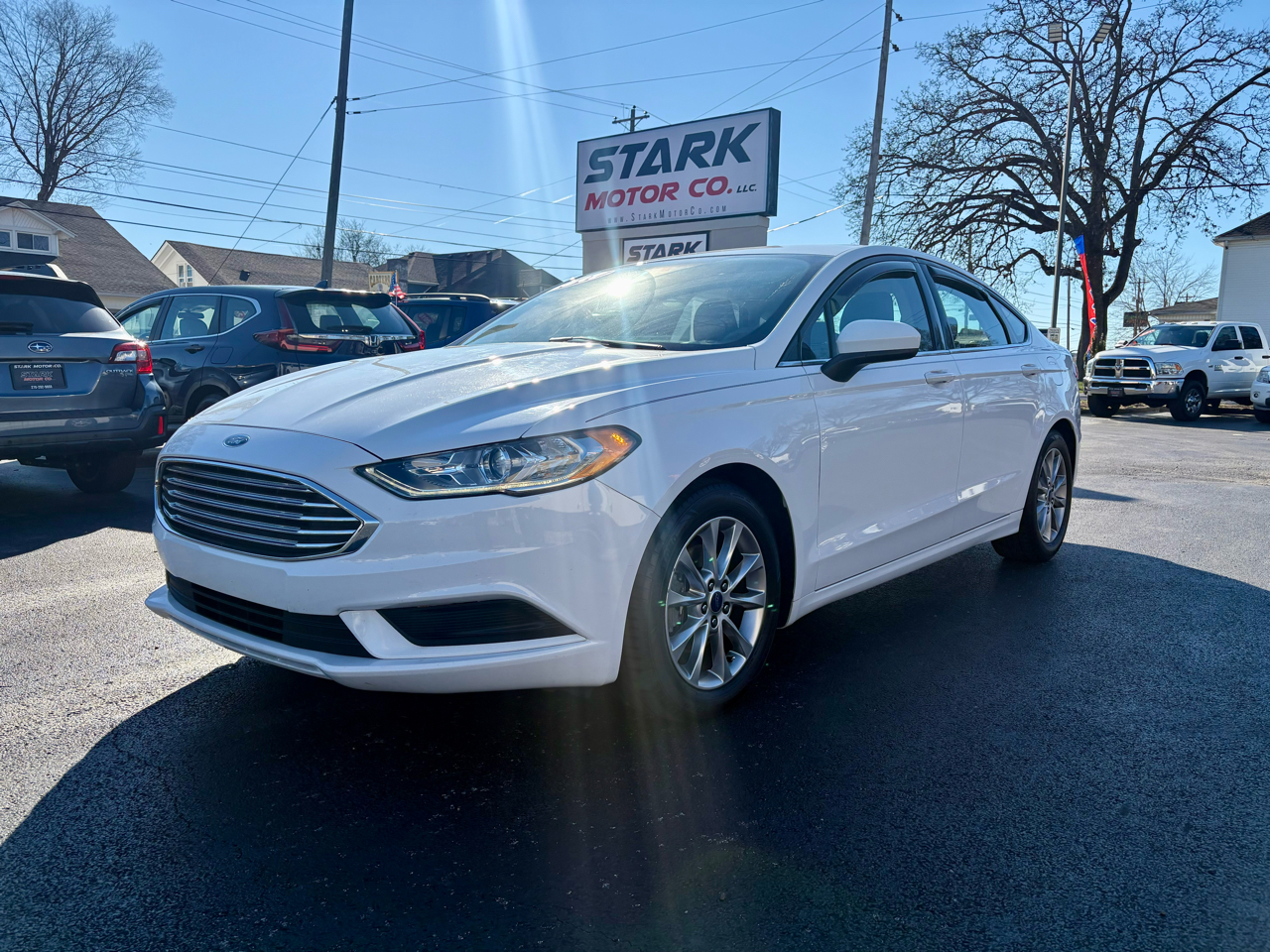 2017 Ford Fusion SE's photo