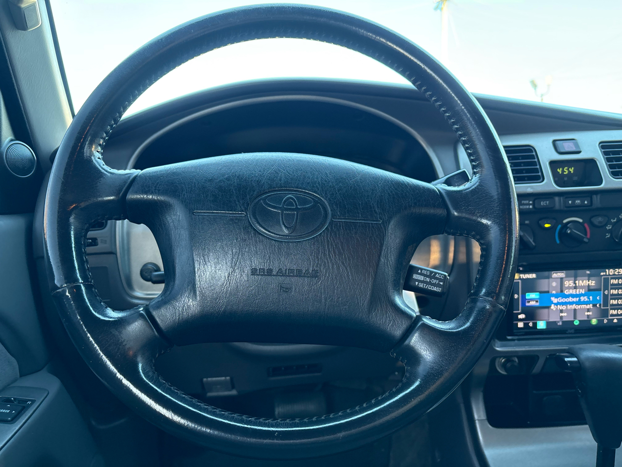 Toyota 4Runner 4dr SR5 3.4L Auto (Natl) 2002