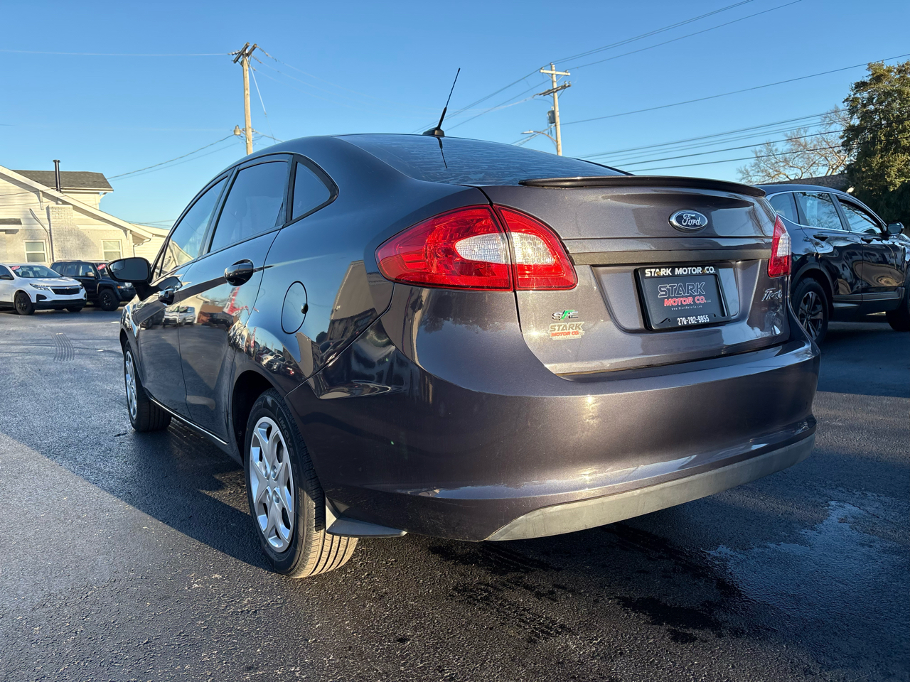 Ford Fiesta 4dr Sdn SE 2013