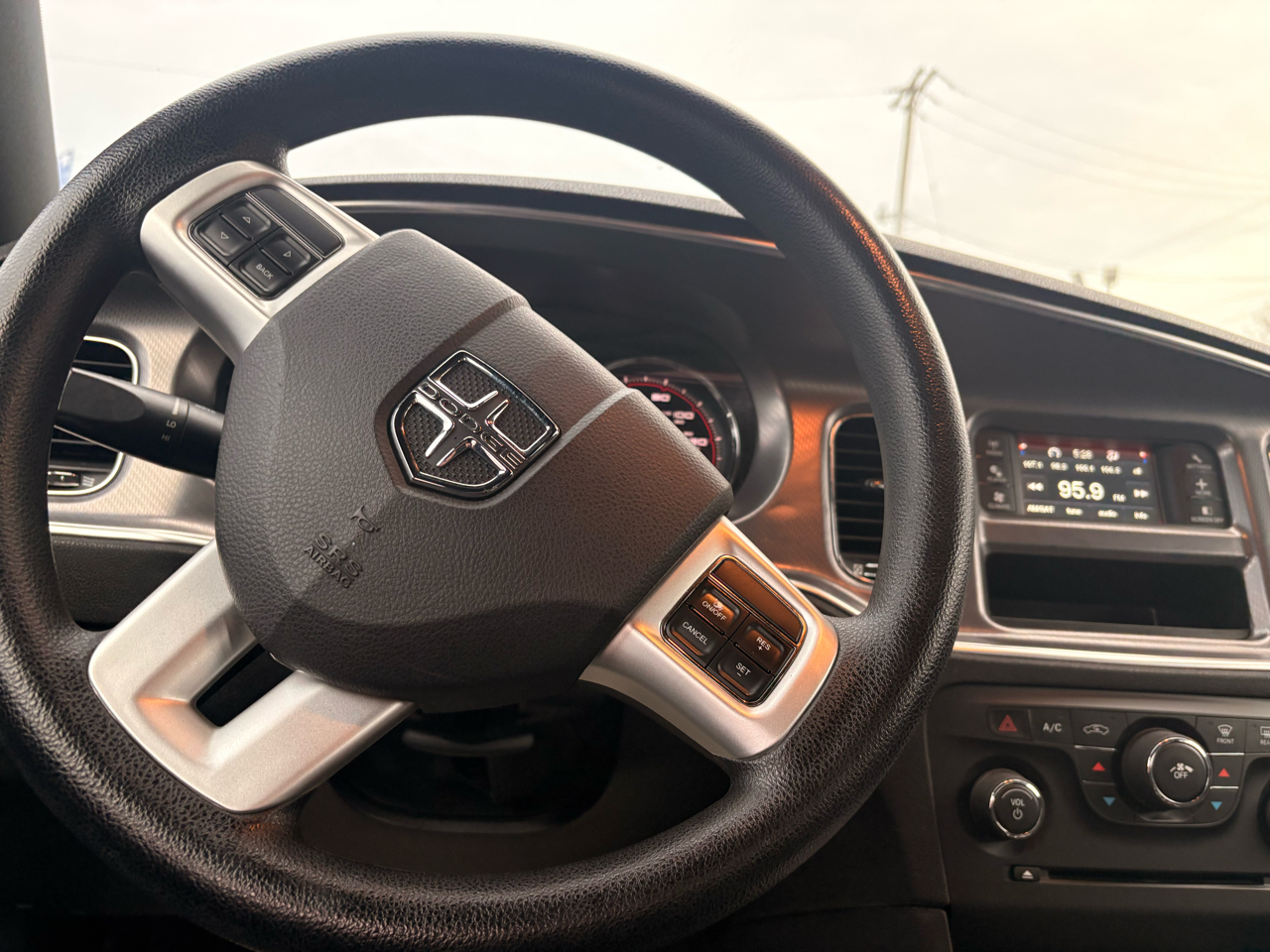 Dodge Charger 4dr Sdn SE RWD 2014