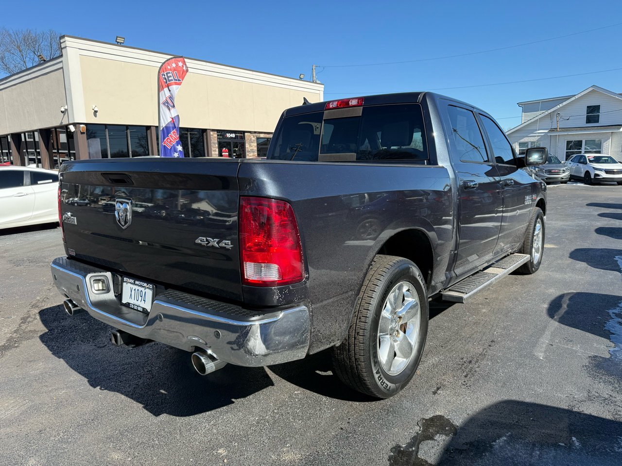 RAM 1500 4WD Crew Cab 140.5" Big Horn 2013