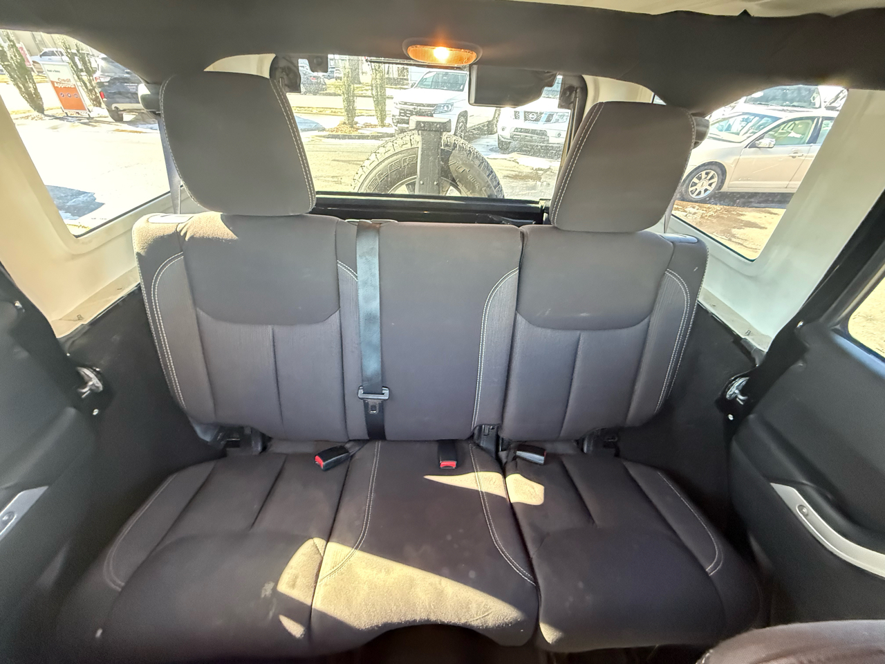 Jeep Wrangler Unlimited 4WD 4dr Sahara 2014