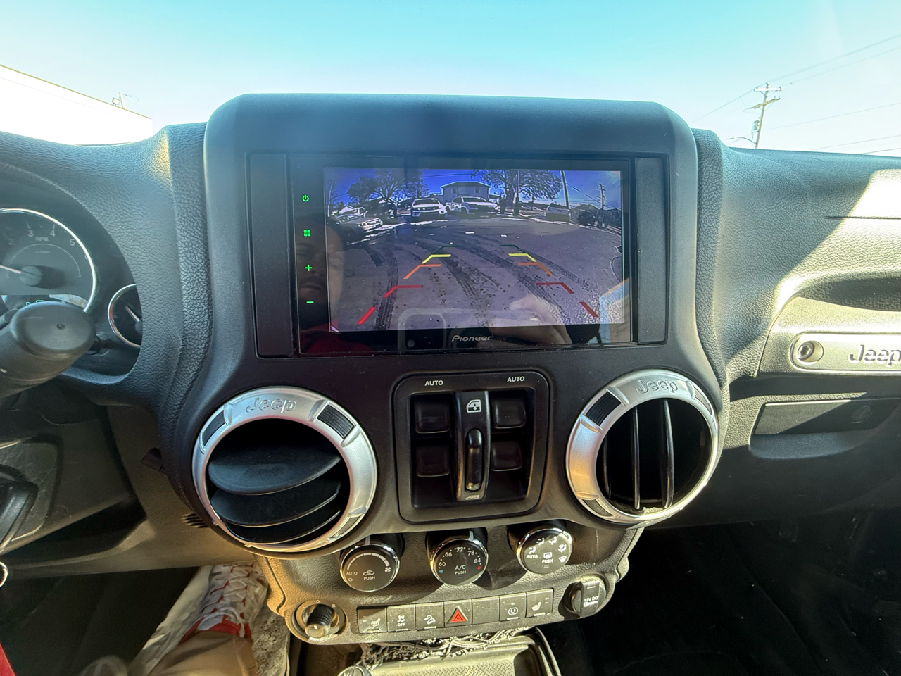 Jeep Wrangler Unlimited 4WD 4dr Sahara 2014