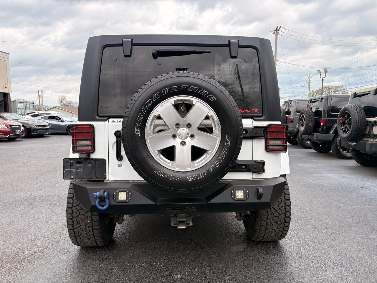 Jeep Wrangler Unlimited 4WD 4dr Sahara 2013