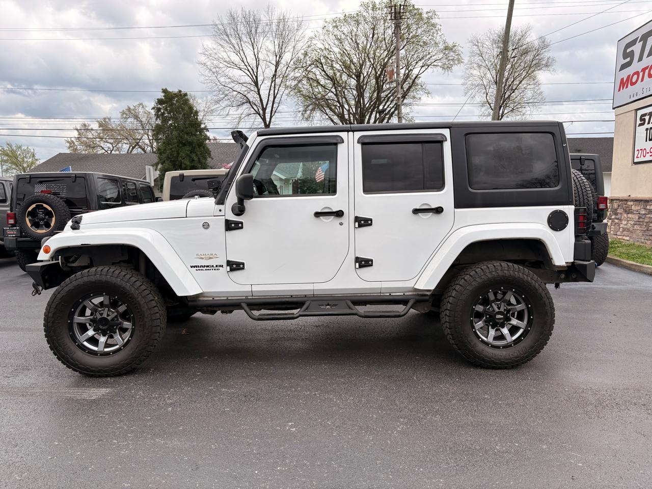 Jeep Wrangler Unlimited 4WD 4dr Sahara 2013