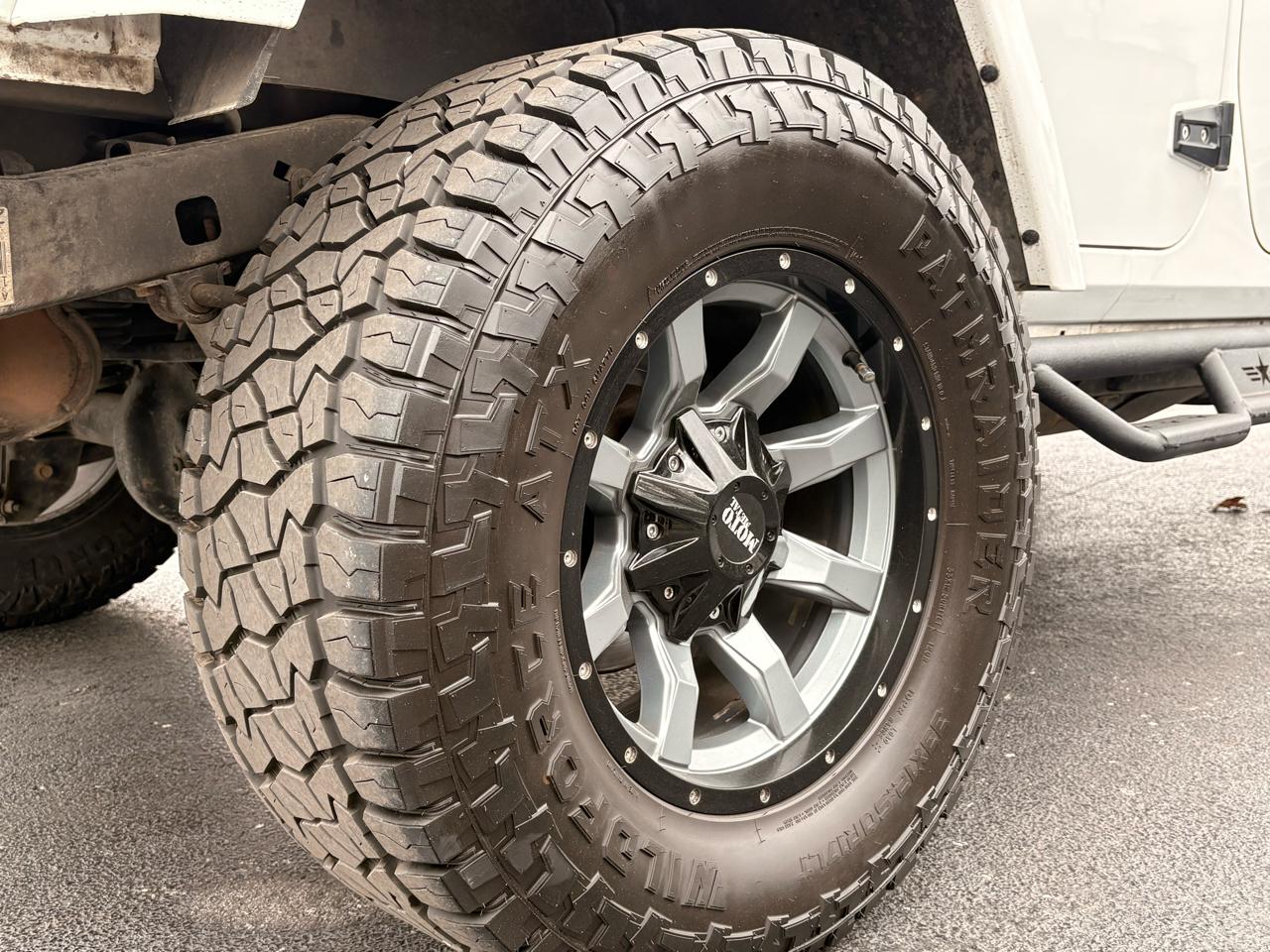 Jeep Wrangler Unlimited 4WD 4dr Sahara 2013