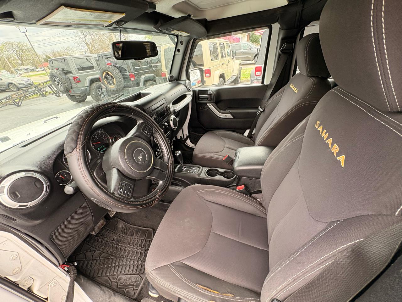 Jeep Wrangler Unlimited 4WD 4dr Sahara 2013