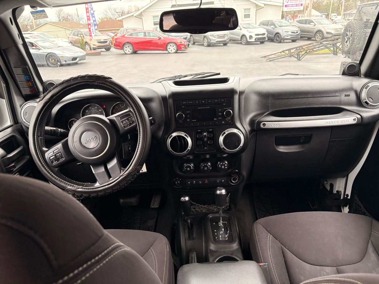 Jeep Wrangler Unlimited 4WD 4dr Sahara 2013