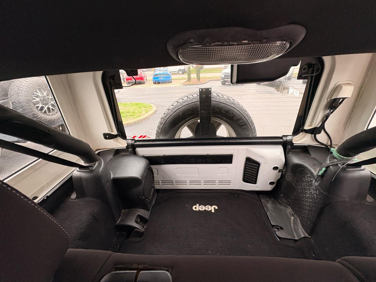 Jeep Wrangler Unlimited 4WD 4dr Sahara 2013