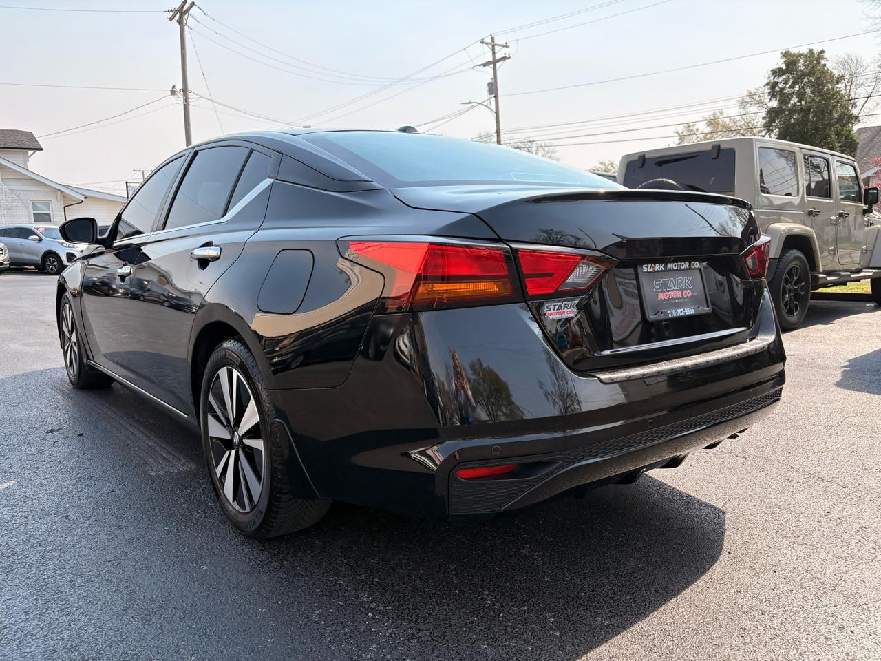 Nissan Altima 2.5 SV Sedan 2021