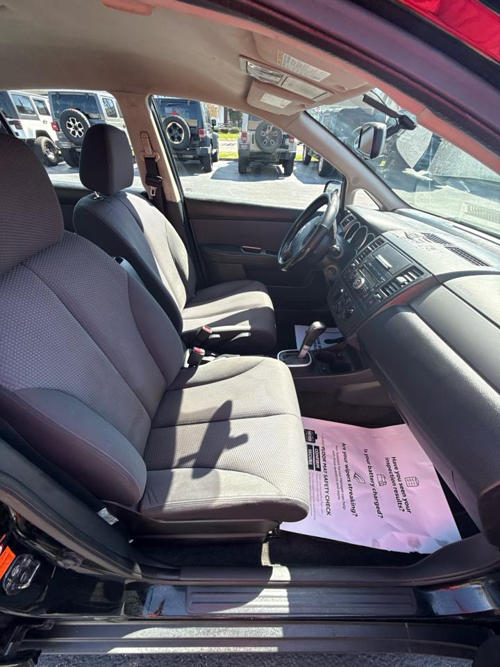 Nissan Versa 4dr Sdn I4 Auto 1.8 SL 2009