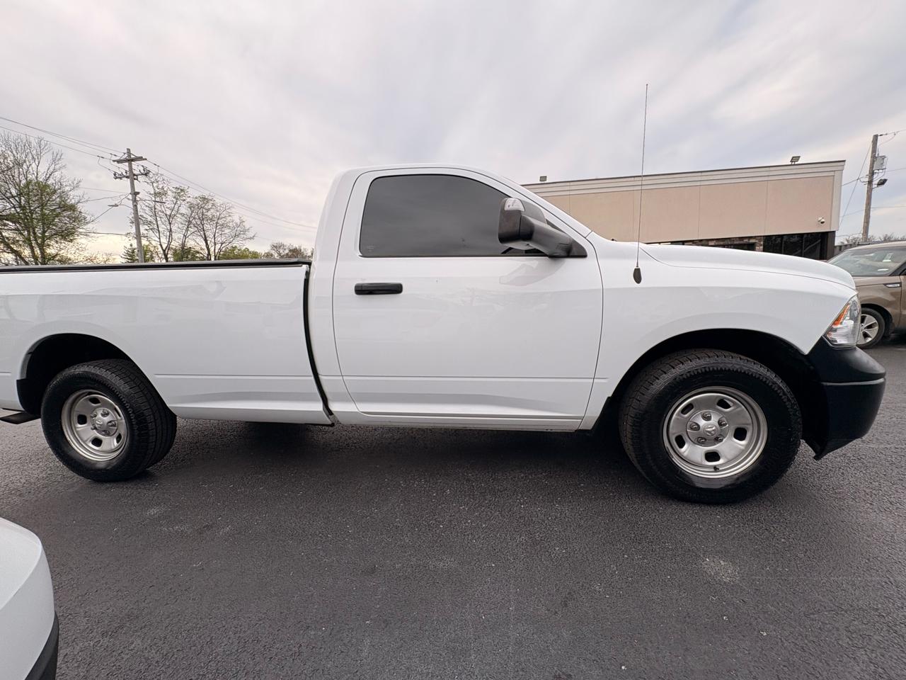 RAM 1500 Classic Tradesman 4x2 Reg Cab 8' Box 2021