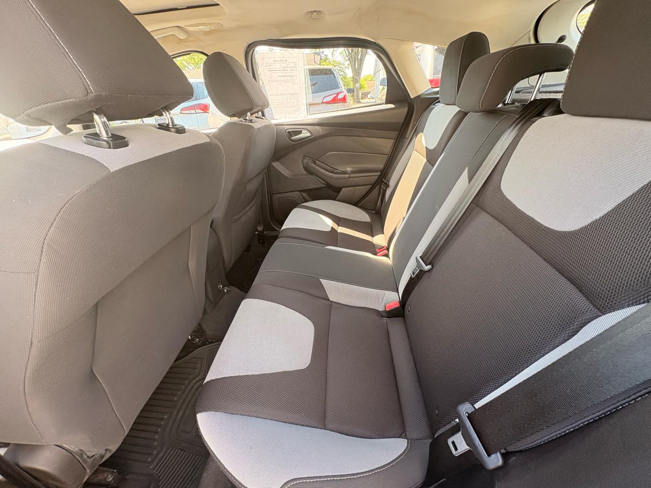 Ford Focus 5dr HB SE 2012