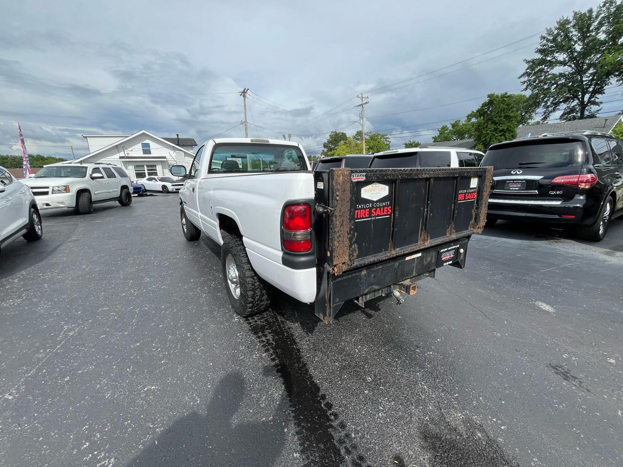 Dodge Ram 2500 2dr Reg Cab 135" WB HD 2001