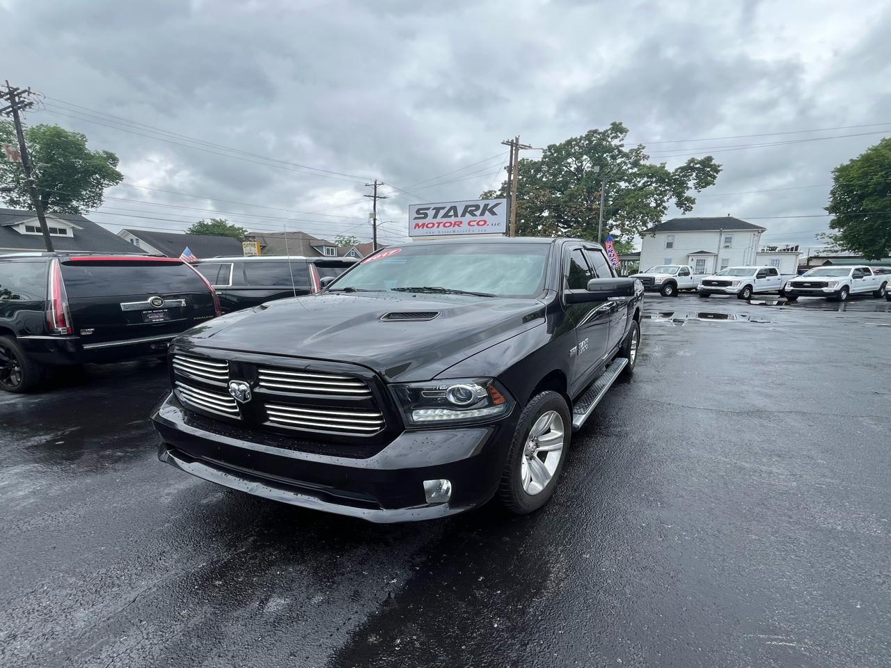 RAM 1500 4WD Crew Cab 140.5" Sport 2017