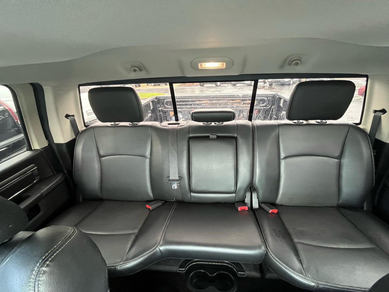 RAM 1500 4WD Crew Cab 140.5" Sport 2017