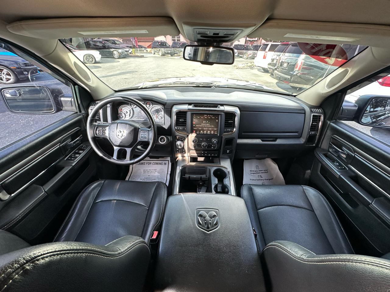 RAM 1500 4WD Crew Cab 140.5" Sport 2017