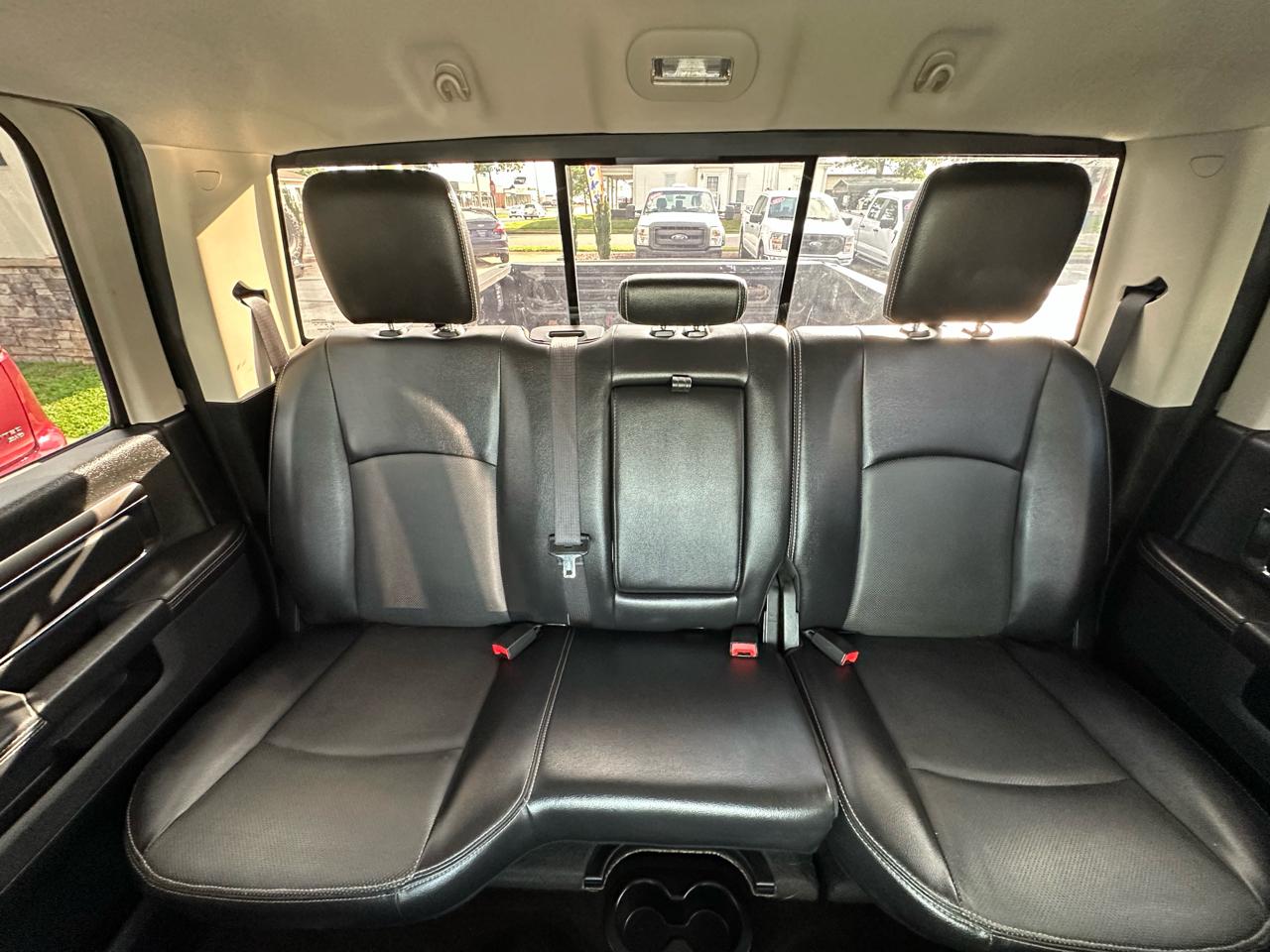 RAM 1500 4WD Crew Cab 140.5" Sport 2017