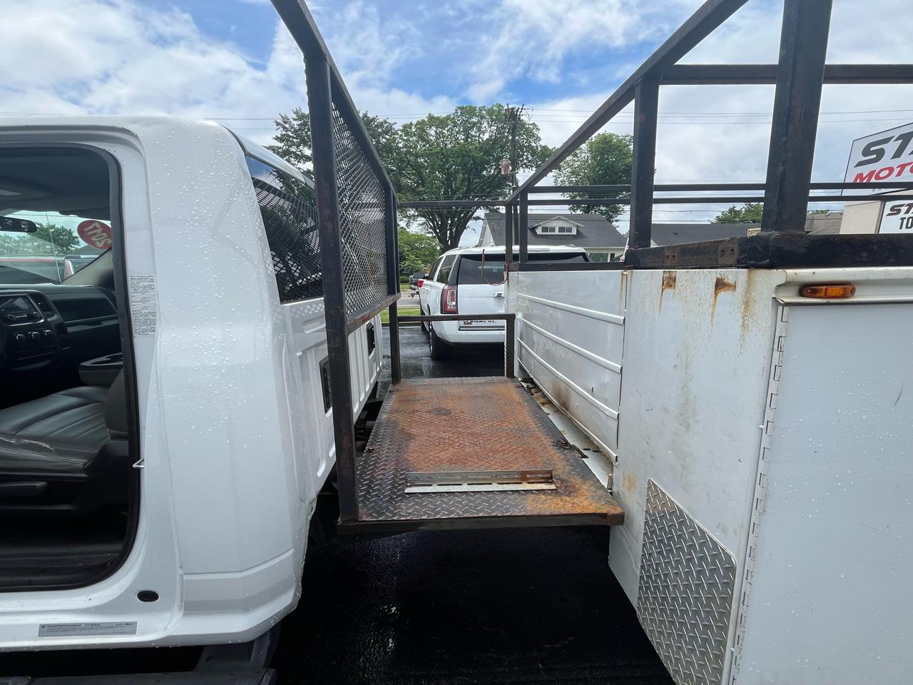 RAM 3500 Chassis Cab Tradesman 2WD Reg Cab 84" CA 167.5" WB 2017
