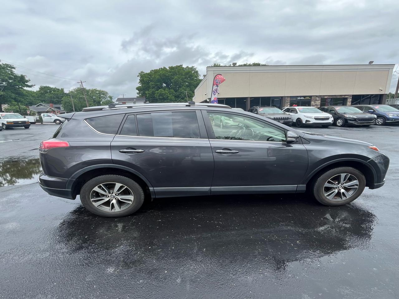 Toyota RAV4 Adventure AWD (Natl) 2018