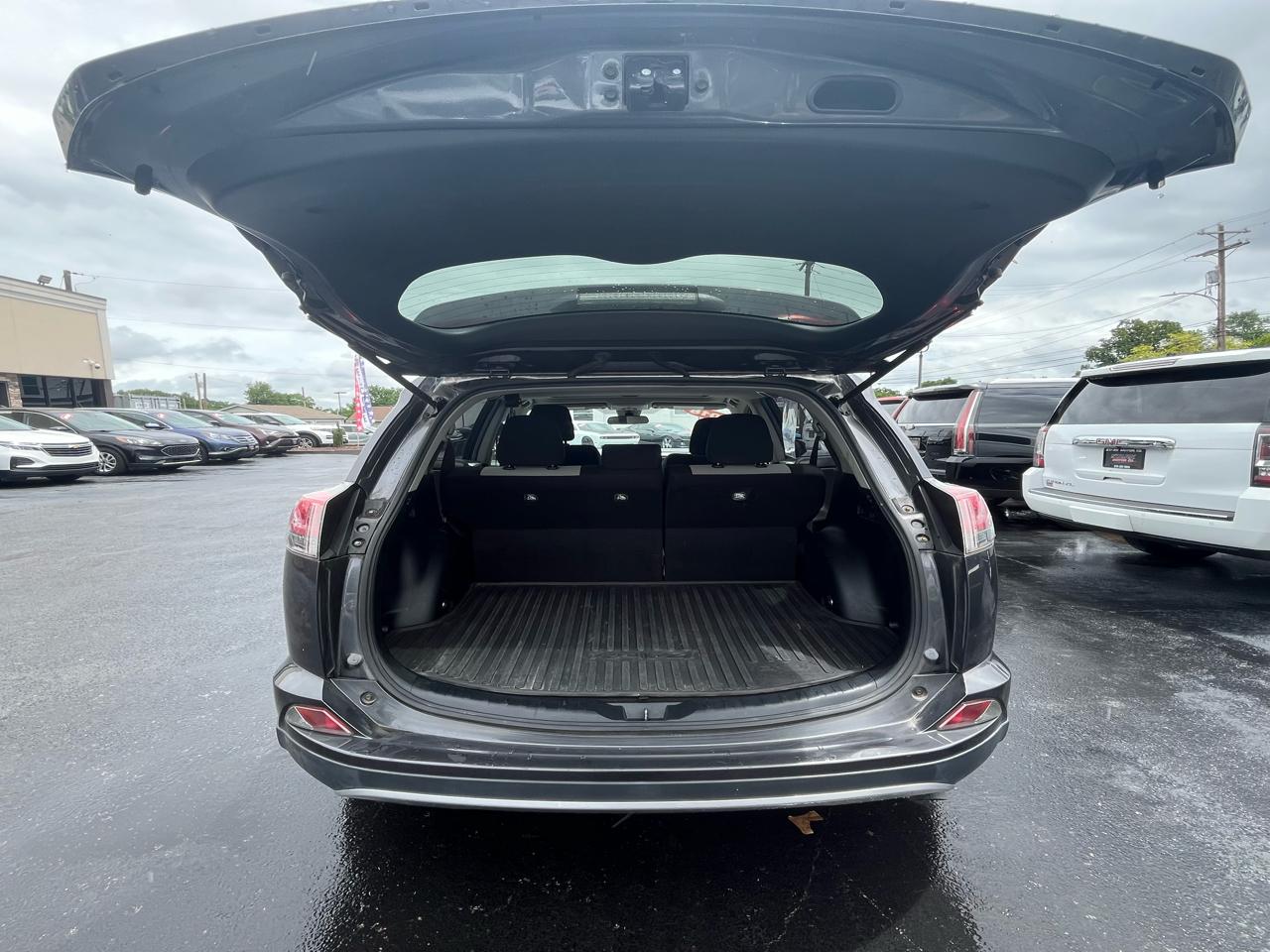 Toyota RAV4 Adventure AWD (Natl) 2018