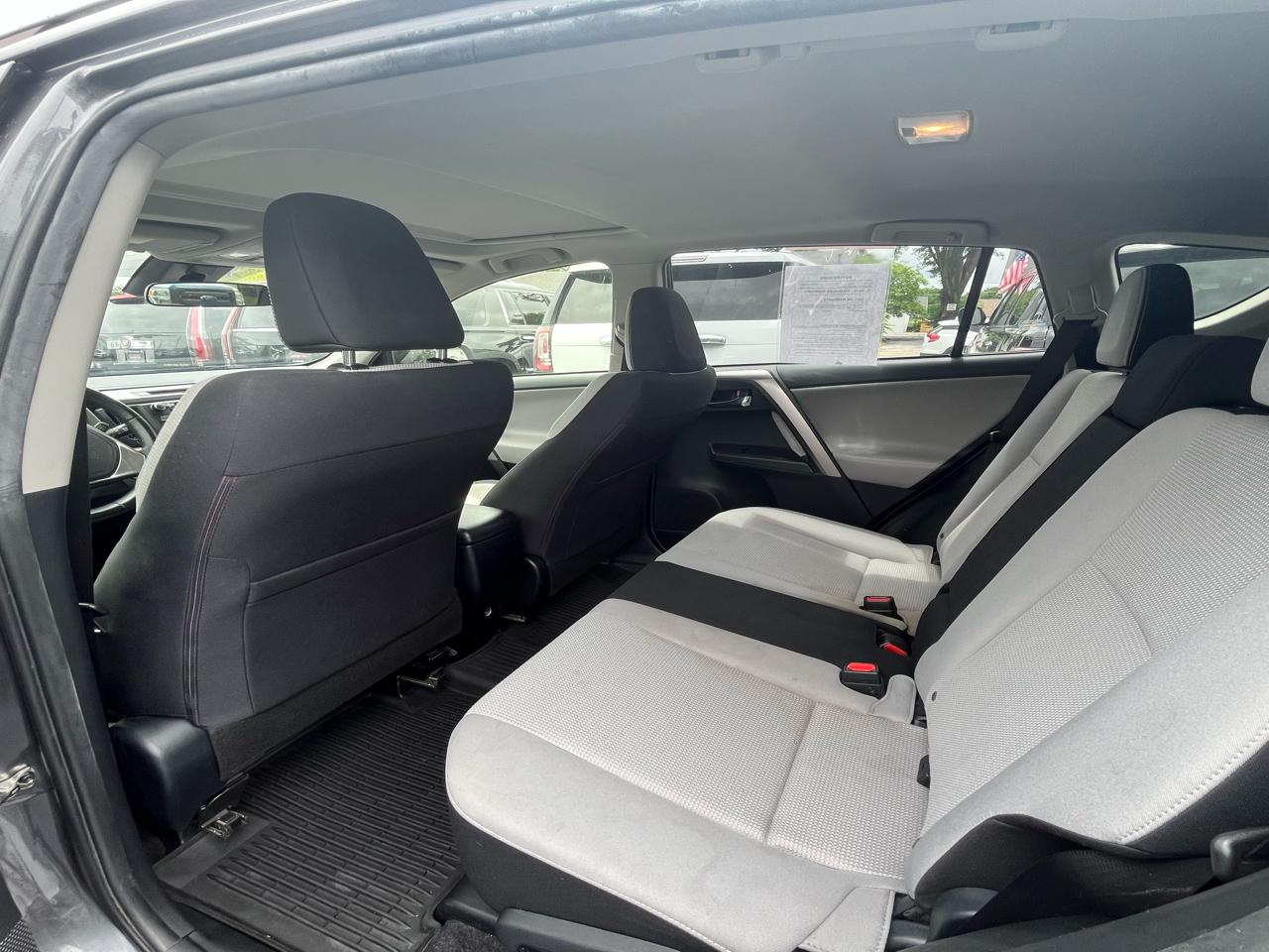 Toyota RAV4 Adventure AWD (Natl) 2018