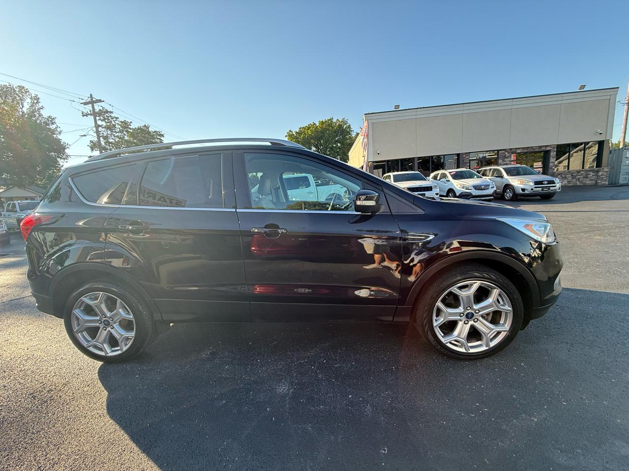 Ford Escape Titanium 4WD 2019