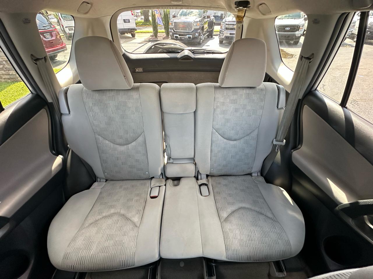 Toyota RAV4 4WD 4dr 4-cyl 4-Spd AT (Natl) 2011