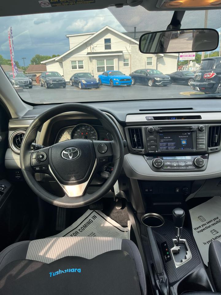 Toyota RAV4 AWD 4dr XLE (Natl) 2014