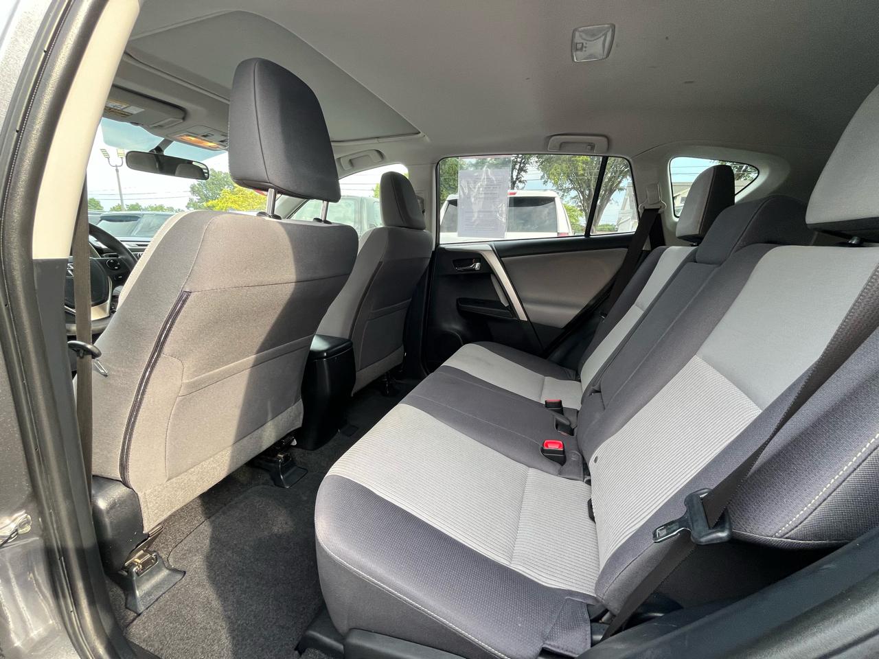 Toyota RAV4 AWD 4dr XLE (Natl) 2014