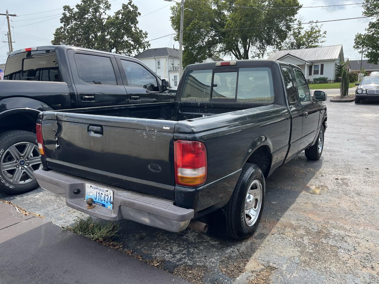 Ford Ranger Supercab 125.4" WB XLT 1997