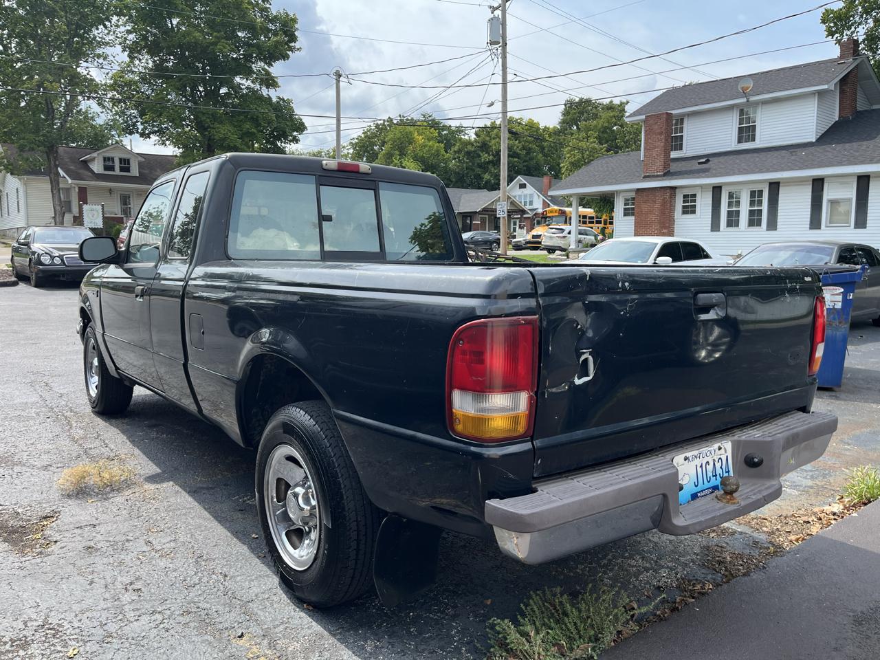 Ford Ranger Supercab 125.4" WB XLT 1997