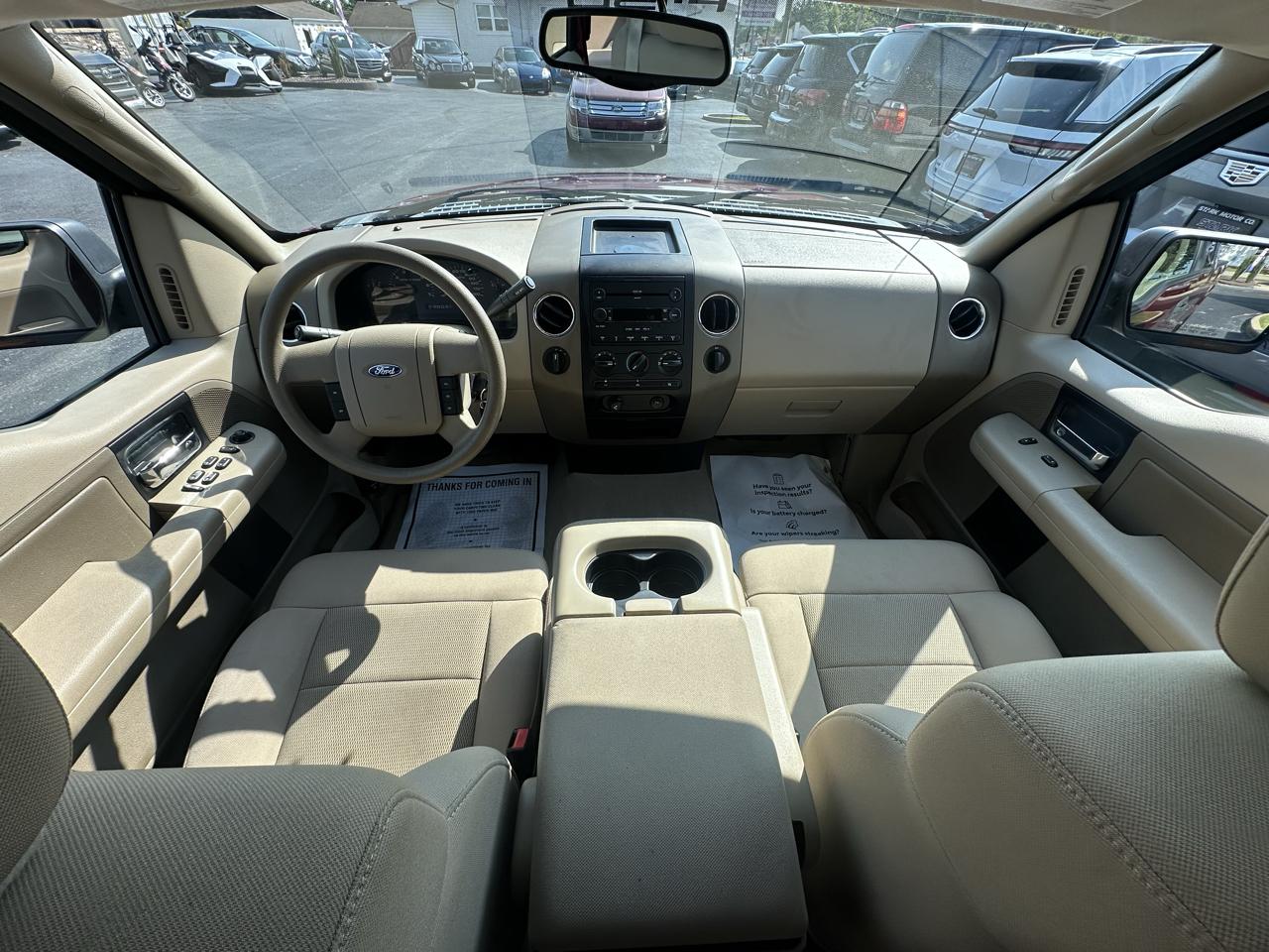 Ford F-150 Supercab 133" XLT 4WD 2005