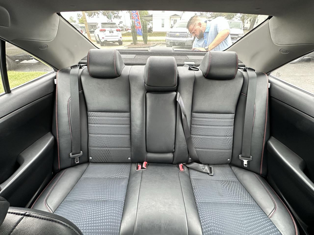 Toyota Camry 4dr Sdn I4 Auto XLE (Natl) 2015