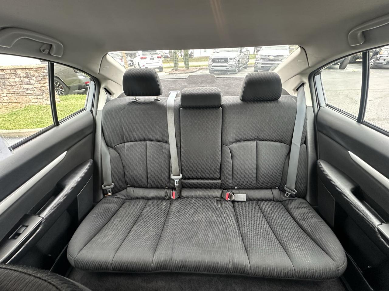 Subaru Legacy 4dr Sdn H4 Auto 2.5i 2010