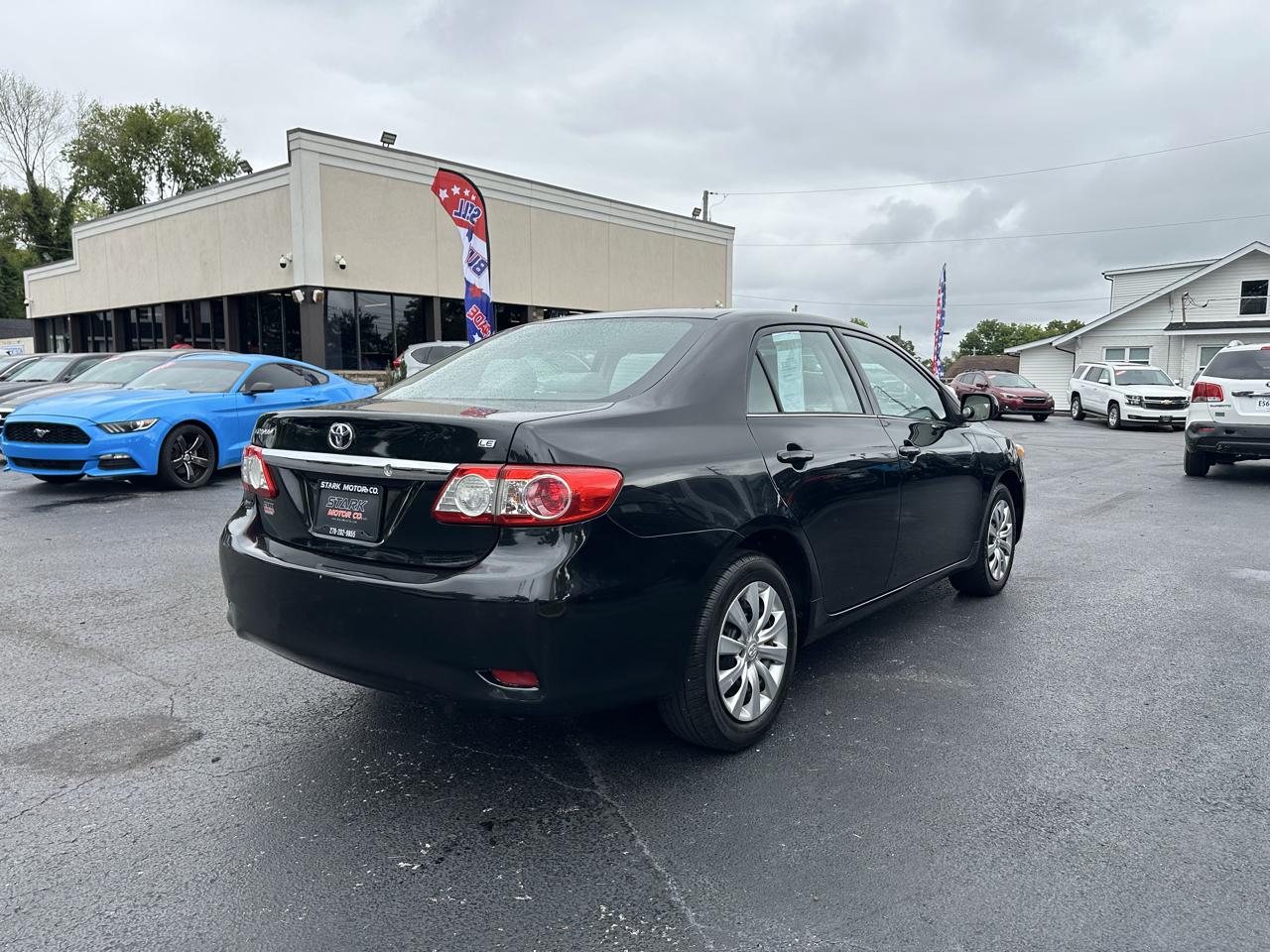 Toyota Corolla 4dr Sdn CVT LE (Natl) 2013