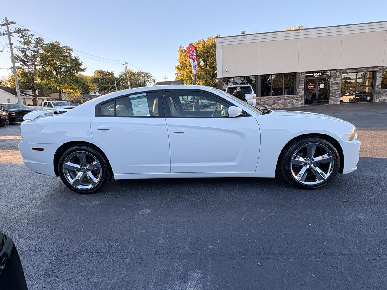 Dodge Charger 4dr Sdn SXT RWD 2012