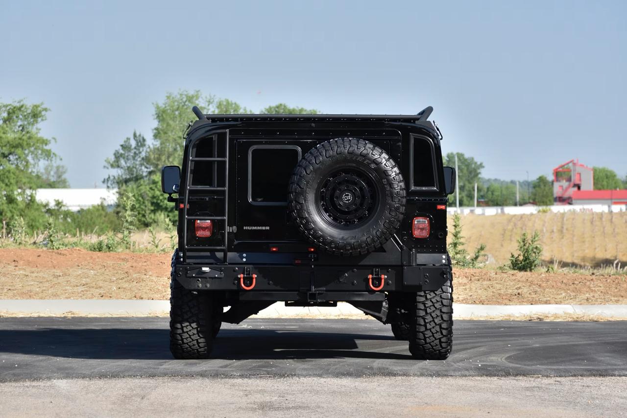 AM General Hummer 4-Passenger Wgn Enclosed 1996