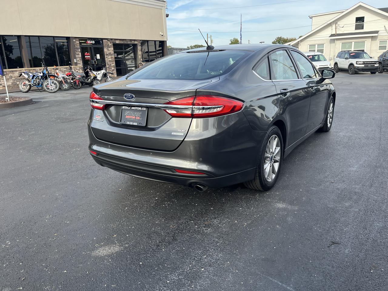 Ford Fusion SE FWD 2017