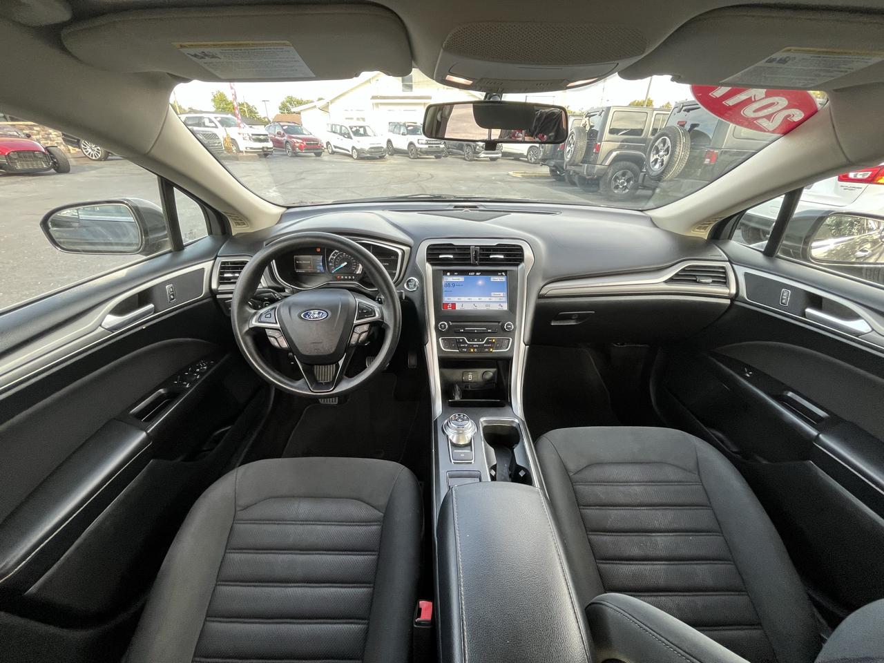 Ford Fusion SE FWD 2017