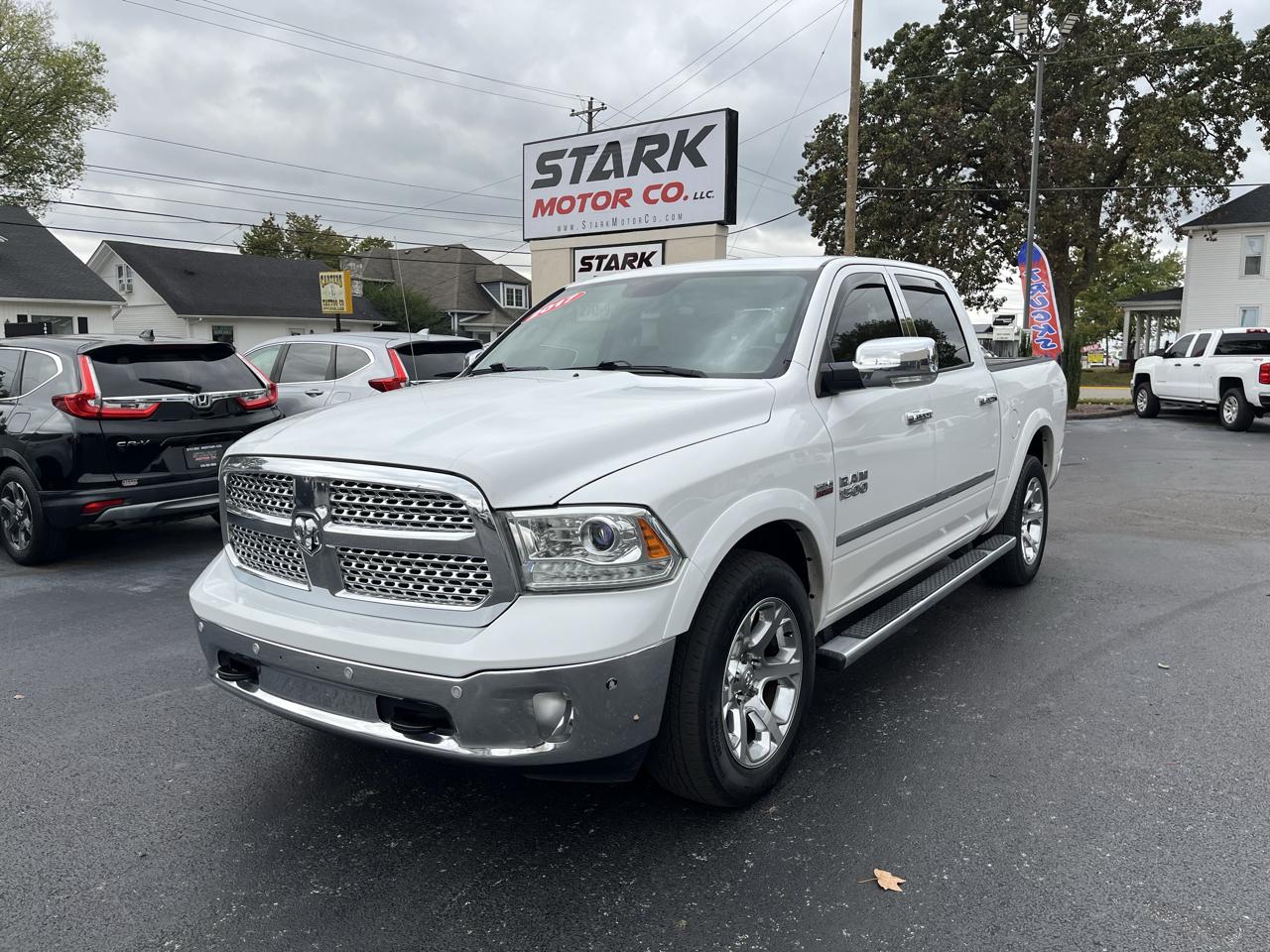 RAM 1500 Laramie 4x4 Crew Cab 5'7" Box 2017