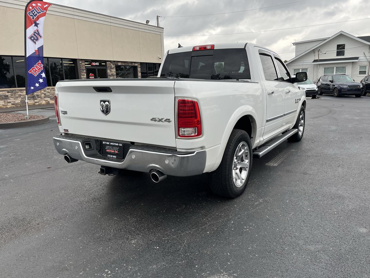 RAM 1500 Laramie 4x4 Crew Cab 5'7" Box 2017