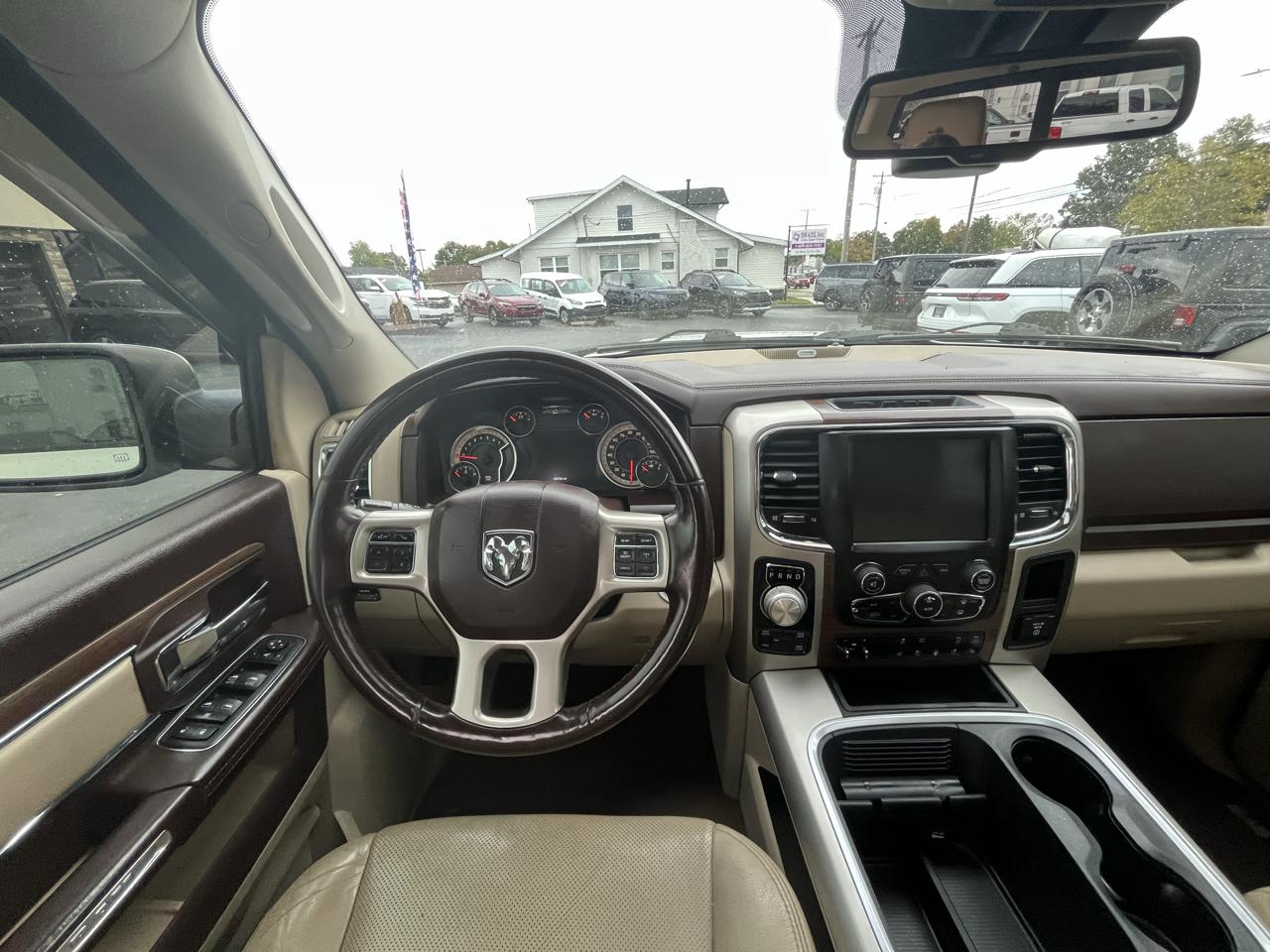 RAM 1500 Laramie 4x4 Crew Cab 5'7" Box 2017
