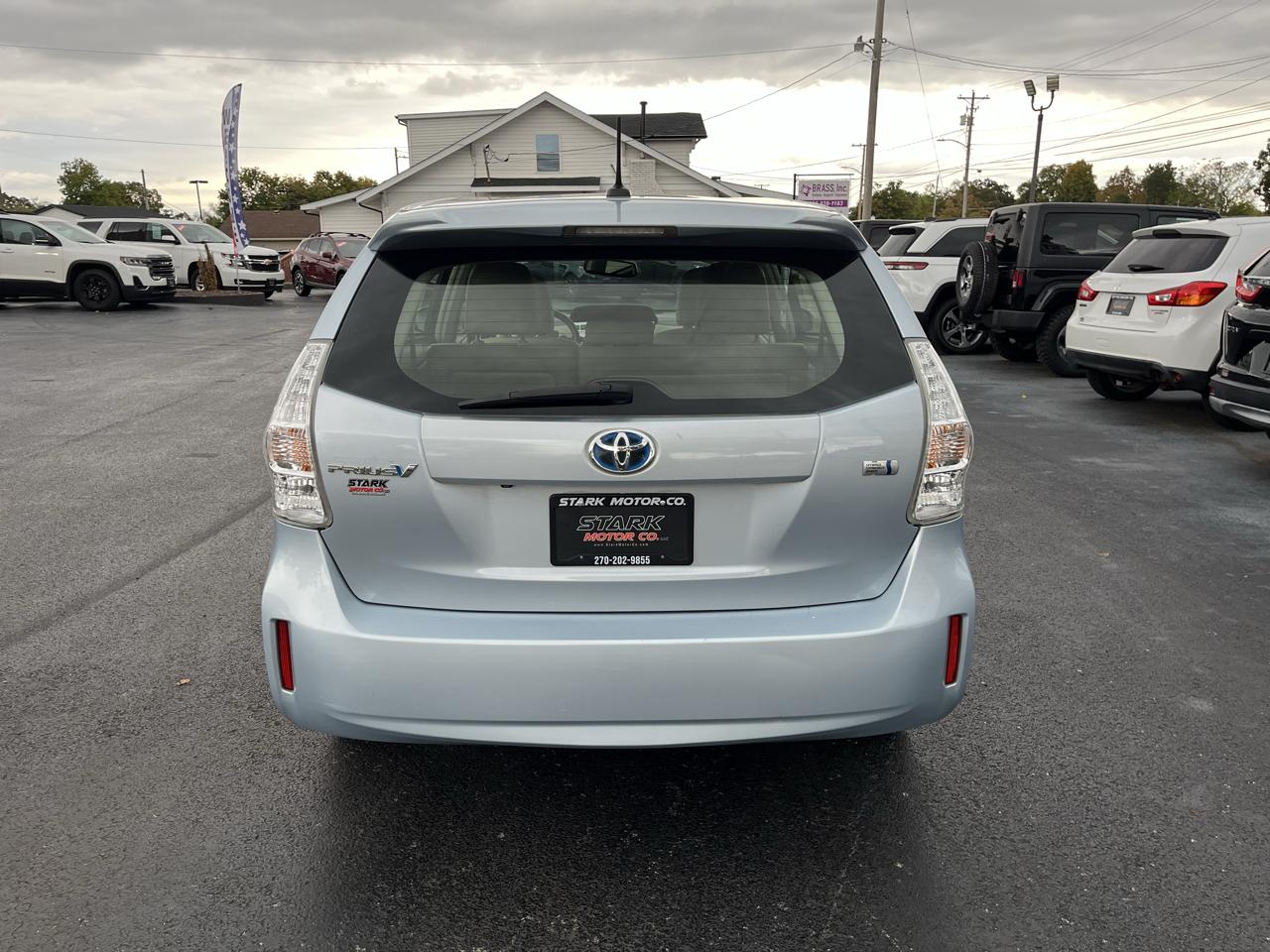 Toyota Prius V 5dr Wgn Three (Natl) 2012