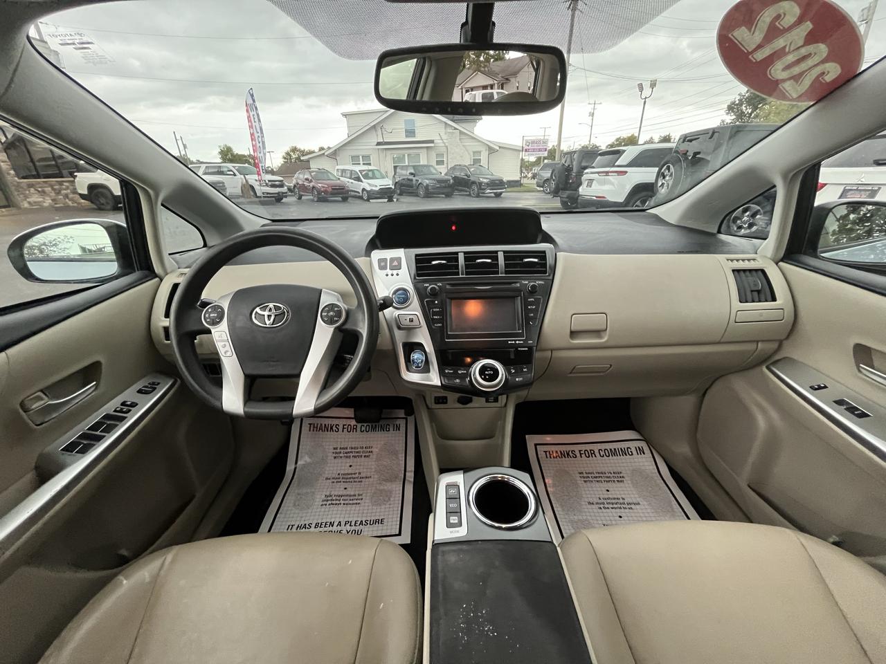 Toyota Prius V 5dr Wgn Three (Natl) 2012