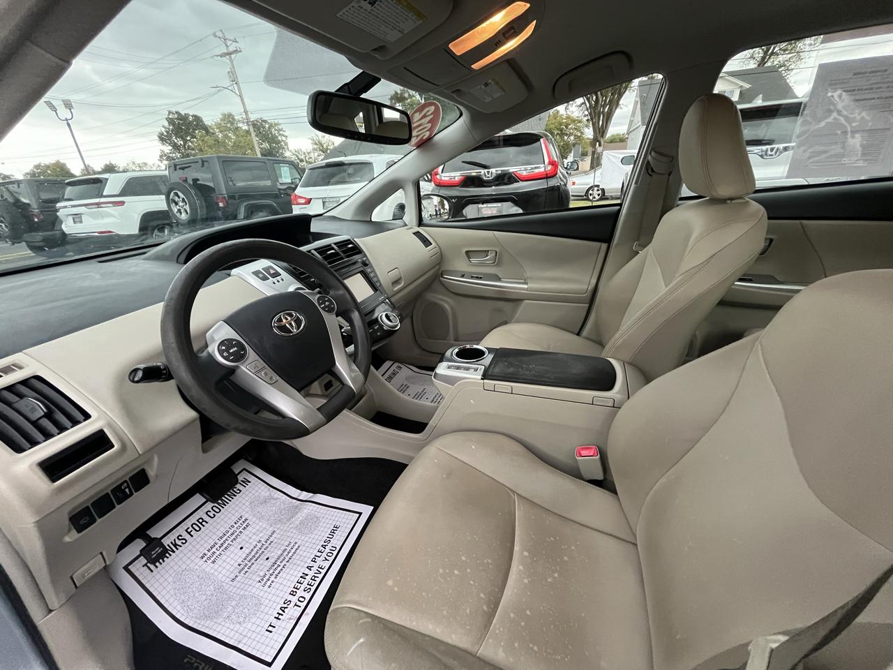 Toyota Prius V 5dr Wgn Three (Natl) 2012