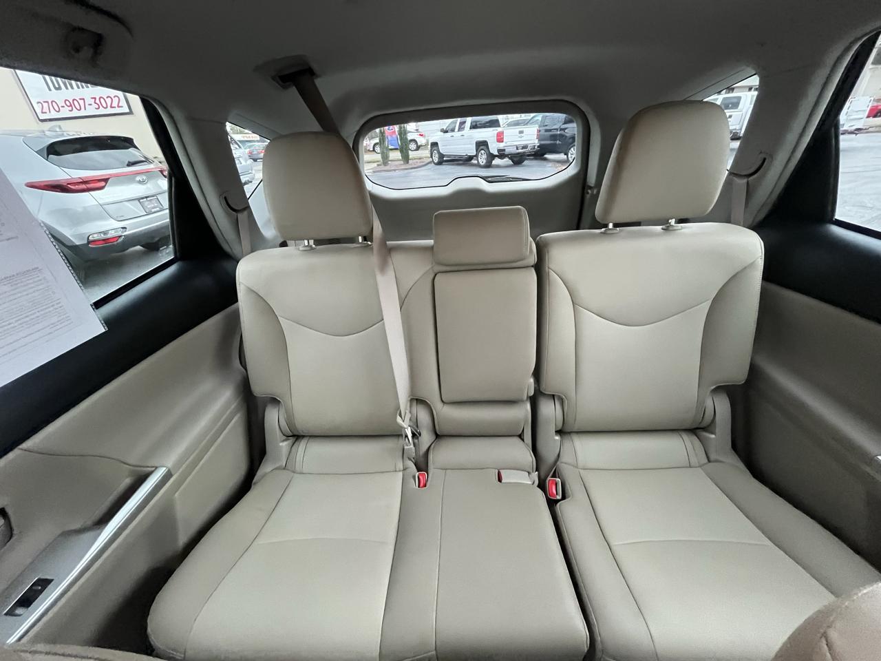 Toyota Prius V 5dr Wgn Three (Natl) 2012