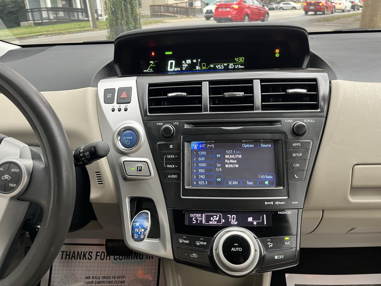 Toyota Prius V 5dr Wgn Three (Natl) 2012
