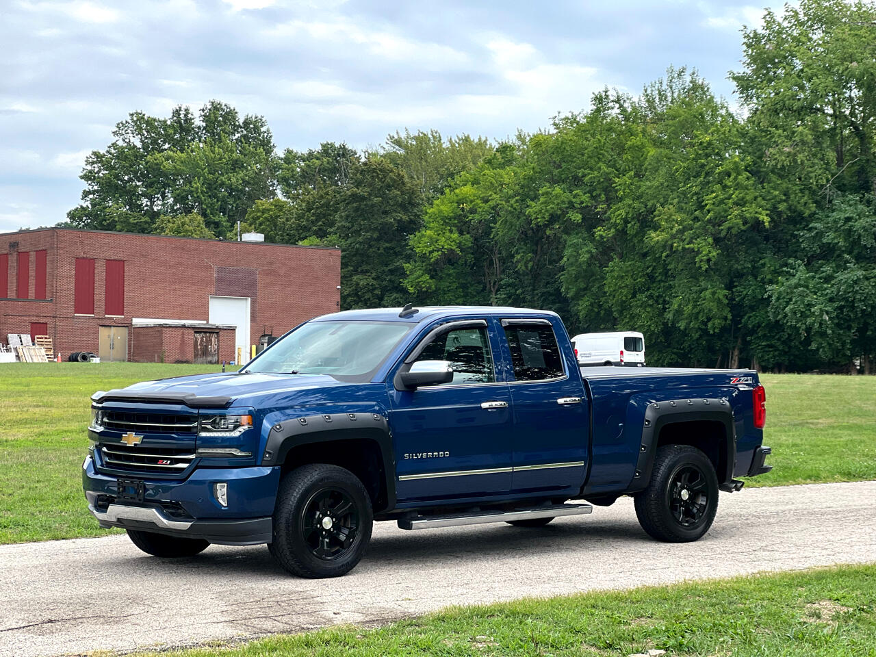 Chevrolet Silverado 1500 LTZ Double Cab Short Box 4WD 2017 Chevrolet Silverado 1500 LTZ Double Cab Short Box 4WD 2017