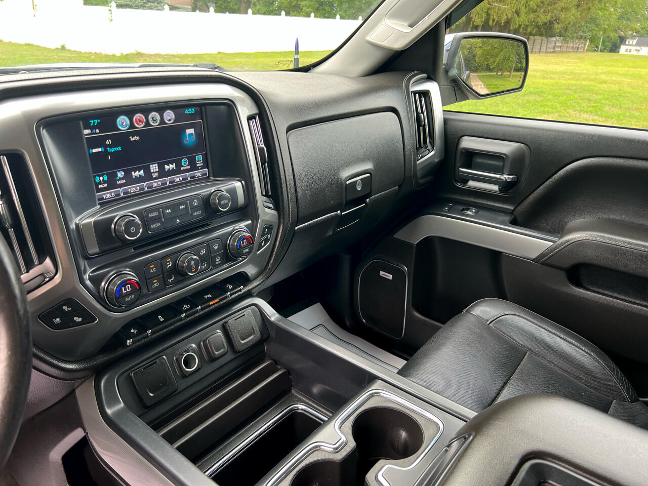 Chevrolet Silverado 1500 LTZ Double Cab Short Box 4WD 2017 Chevrolet Silverado 1500 LTZ Double Cab Short Box 4WD 2017
